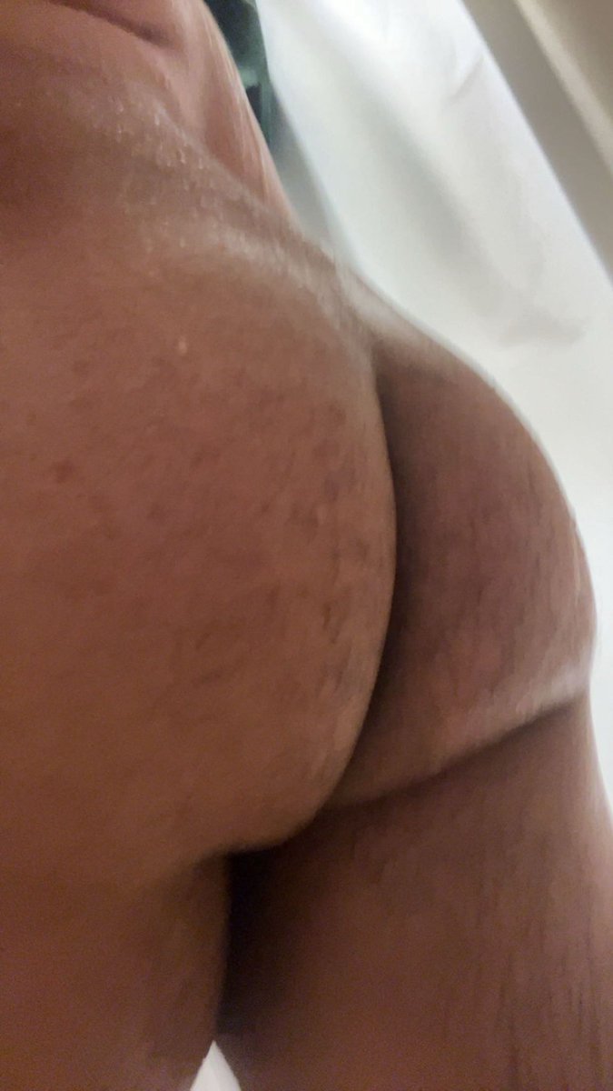 justabellyguy's tweet photo. Care for some cake? 😋

#gooner #ass #hairybear #gaybear #hmu https://t.co/HqtuSCTNsW