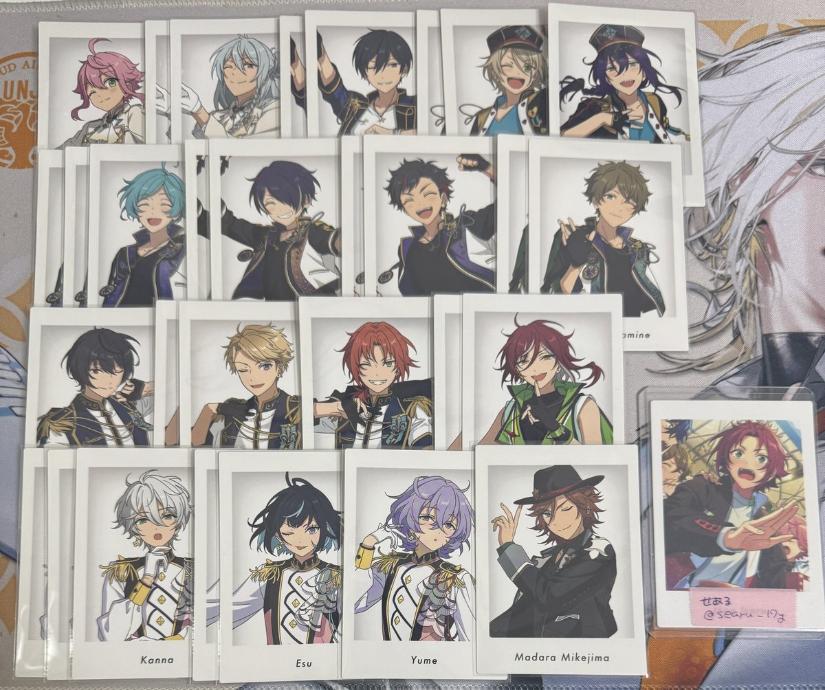 searu_17y's tweet photo. 【交換】あんスタ 特典 ぱしゃっつ

譲￤桃李 渉 北斗 藍良 マヨイ 奏汰 忍 鉄虎 翠 こはく HiMERU ゆうた 宗 アドニス 晃牙 なずな 光 創 敬人 紅郎 颯馬 凛月 嵐 レオ 夏目 カンナ エス ユメ 斑

求￤同異種 真緒 維吹 みか ひなた ニキ
(異種はクリカN以外であればなんでも◎)

郵送📮(3~) https://t.co/RhqYvYymRO