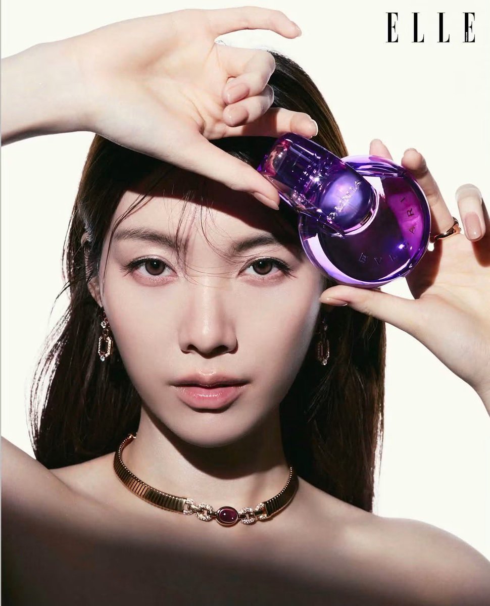 LingOrm42's tweet photo. Cám ơn BVLGARI vì sư ưu ái này ✨

#ELLEThailand 
#ELLEBeautyThailand 
#BvlgariParfum 
#OrmKornnaphat #ออมกรณ์นภัส https://t.co/Y9oXec9UJE