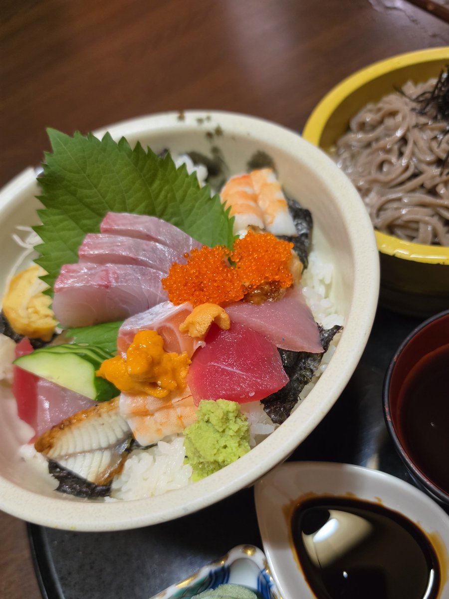 HighLook_Eating's tweet photo. 海鮮丼🐟 https://t.co/xND2LgcVY5