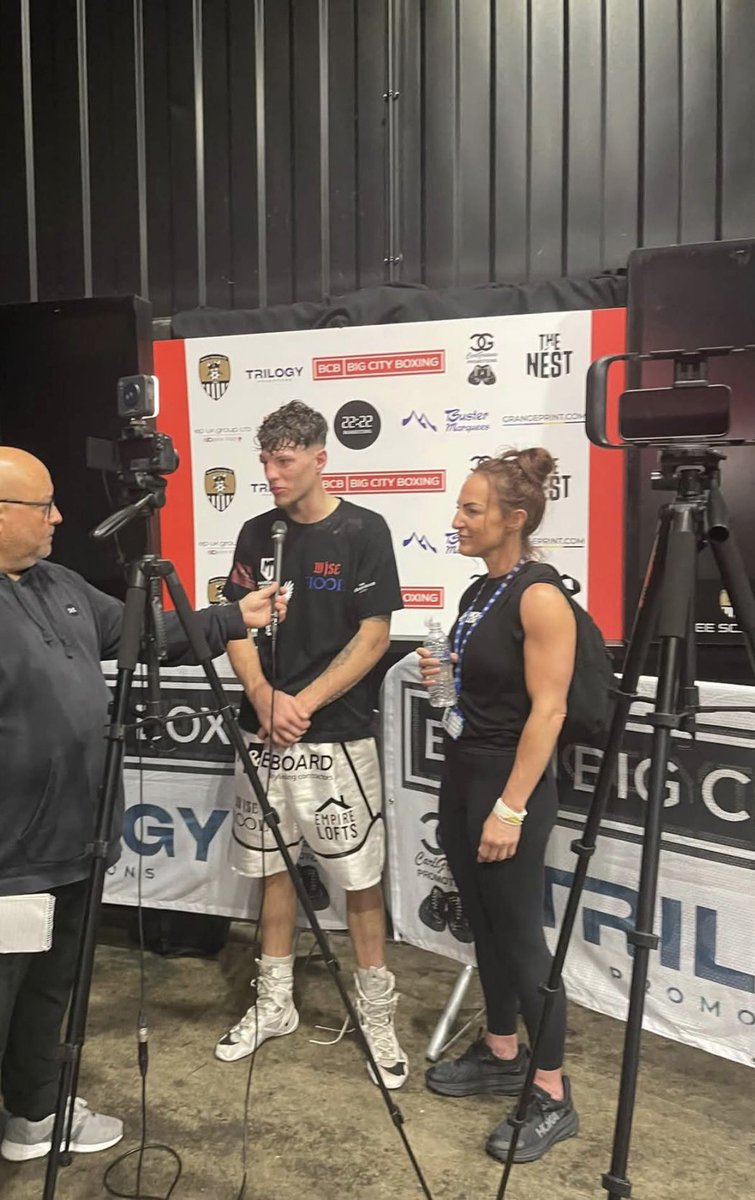 Bec_Connolly11's tweet photo. Very proud of Marshal Last Night. Dug a bit deeper & put on a show as ever . 7-0 #ProBoxing
Thanks @CarlGreavesPro for having us on again 🥊☺️ https://t.co/OC9VtcmlkG