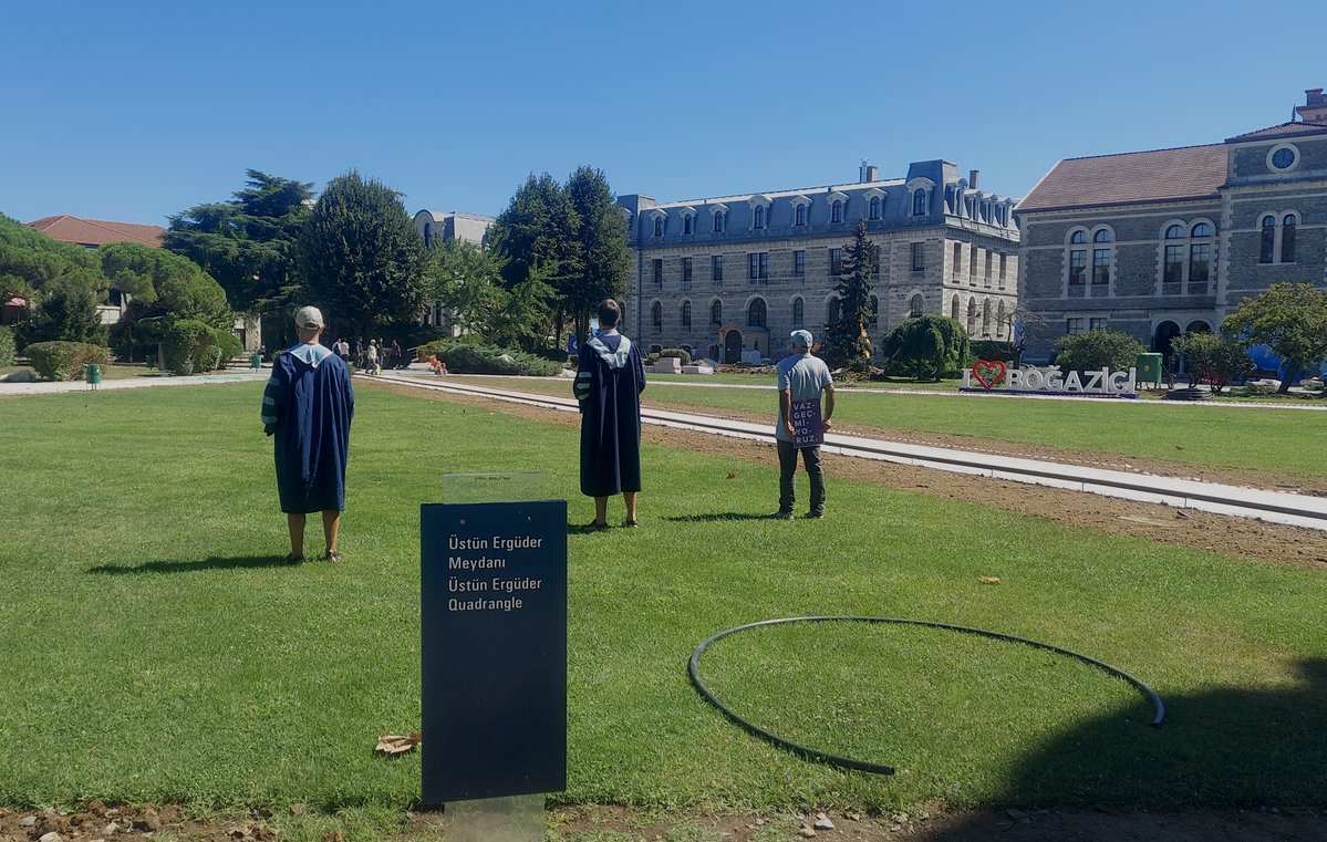 yunusunbabasi's tweet photo. 11 Eylül 2026 Boğaziçi Üniversitesi Akademisyenleri Nöbeti no. 1393. Direnişin 6. yılı/2077. günü @UniBogazici #KabulEtmiyoruzVazgeçmiyoruz
September 11, 2026 Bogazici University Faculty Vigil #1393/6th year/2077th day of the resistance @unibogazici_en #WeDoNotAcceptWeDoNotGiveUp https://t.co/y7njhmzqFq