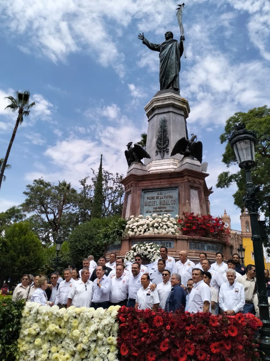 CTM_GTO's tweet photo. Desde #DoloresHidalgo, Cuna de la Independencia Nacional, la Confederación de Trabajadores de México CTM Guanajuato reiteró el compromiso de reivindicar la lucha de Miguel Hidalgo y Costilla. De la mano de @tereso_medina y Héctor Hugo Varela Flores https://t.co/kF9MJZZxqC