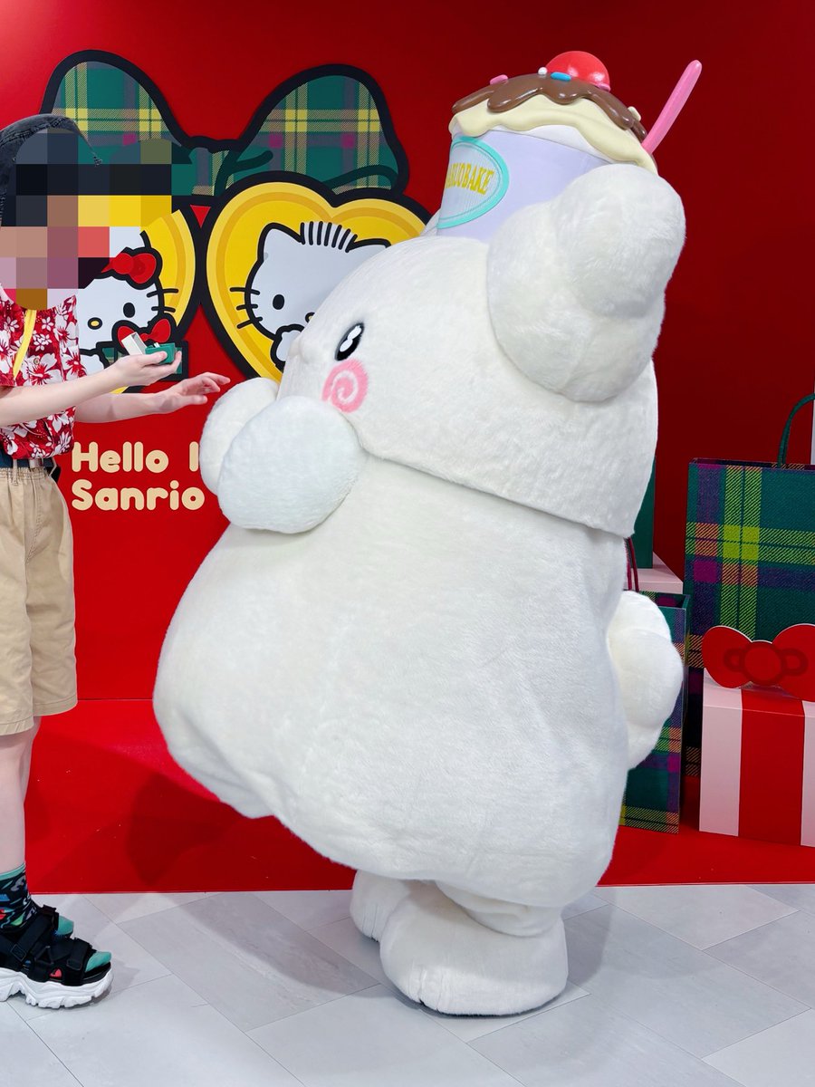 ku9ya8's tweet photo. 伊勢丹のまるまるちゃんに求婚したら(?)ありえないかわいさの照れ方してきてオタクはおしまいになった https://t.co/xx9l4CNub0
