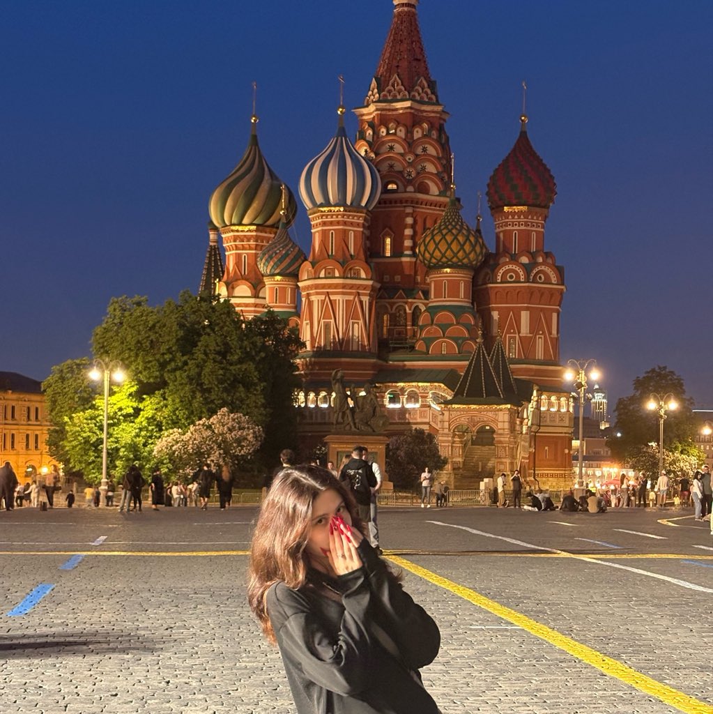 Dynamite400's tweet photo. Moscow vibe👽 https://t.co/GGiQ2pYnBO