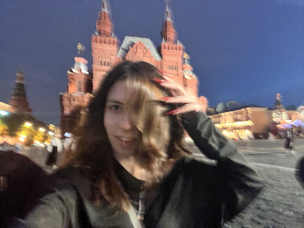 Dynamite400's tweet photo. Moscow vibe👽 https://t.co/GGiQ2pYnBO