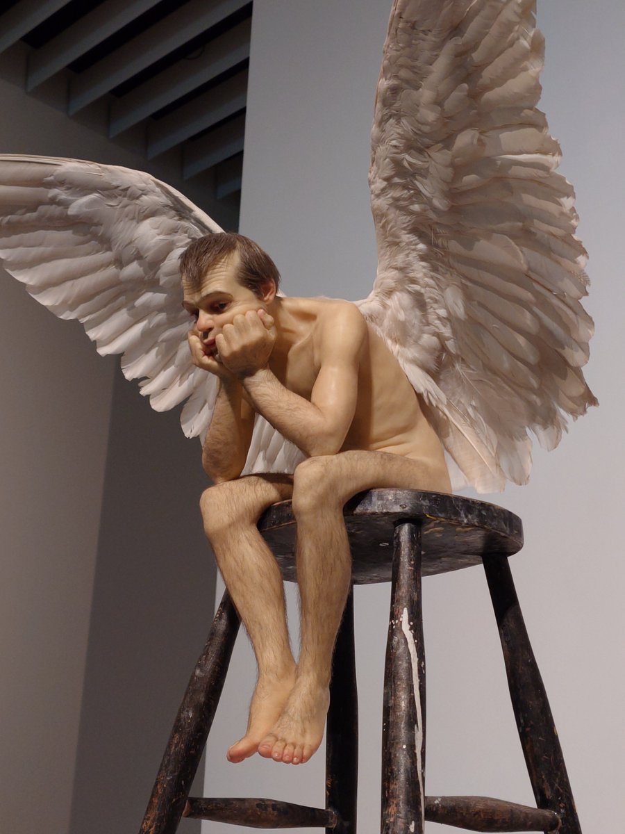 eigabaka's tweet photo. ロン・ミュエク展を見に森美術館へ行ってきました。どの作品も見た目はリアルなのですが、サイズが大きかったり小さかったりしてとて不思議な感覚になります。とても面白い展示でした。#ロンミュエク展 https://t.co/bCSq1Nd8uf