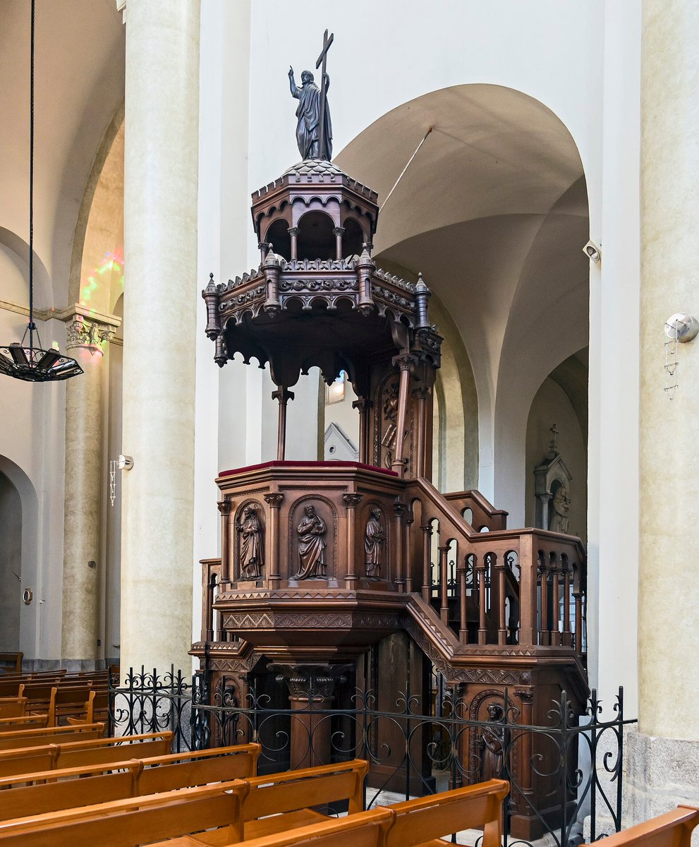 Pumpkin__Spicy's tweet photo. Total stretch, but this thing in Pantalone's vault reminds me of a pulpit. https://t.co/9f0Vrm10Po