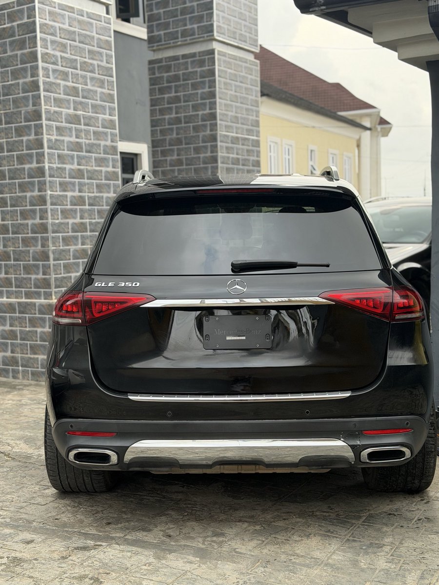 CHIZZY_BB's tweet photo. A sweet birthday gift to myself 🎁 
2020 GLE 350 SUV 😎 https://t.co/WC7EEDvu2z