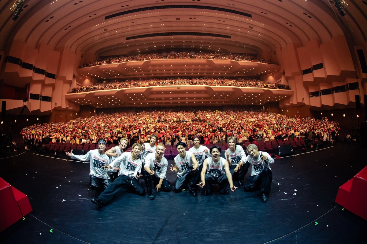 tjbb_'s tweet photo. こんばんは！

JET BANGIN'
全8公演
本当にありがとうございました✨

たくさんのTEAM JETZの皆さんに出会えて、
僕は心の底から幸せです😢🫶🏻

これからもっと皆さんと幸せな思い出を
一緒に作っていきたいな！😳

皆さんからの素敵なメッセージ、
そしてスタッフさんから素敵なケーキまで、、、🥺🎂

たくさんの愛をありがとう🫶🏻

これからもよろしくお願いします✨

AOI🌏

#AOI @AOI_tjbb_SR
#TJBB  #THEJETBOYBANGERZ
