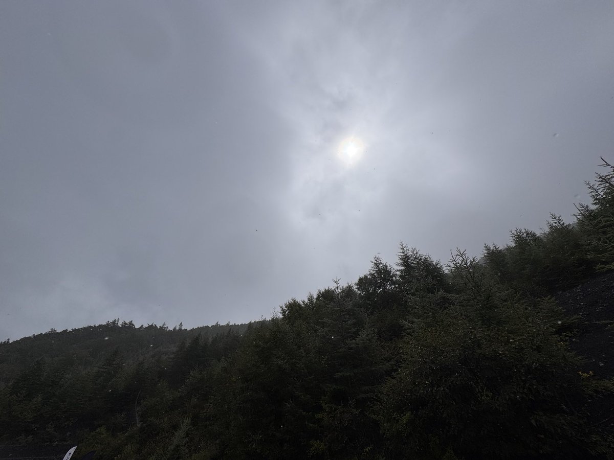 iorzz's tweet photo. 五号目来たけど富士山見えない(┳Д┳)
でも
ちいかわ富士山グッズゲットで満足 https://t.co/XPrT99WbzT