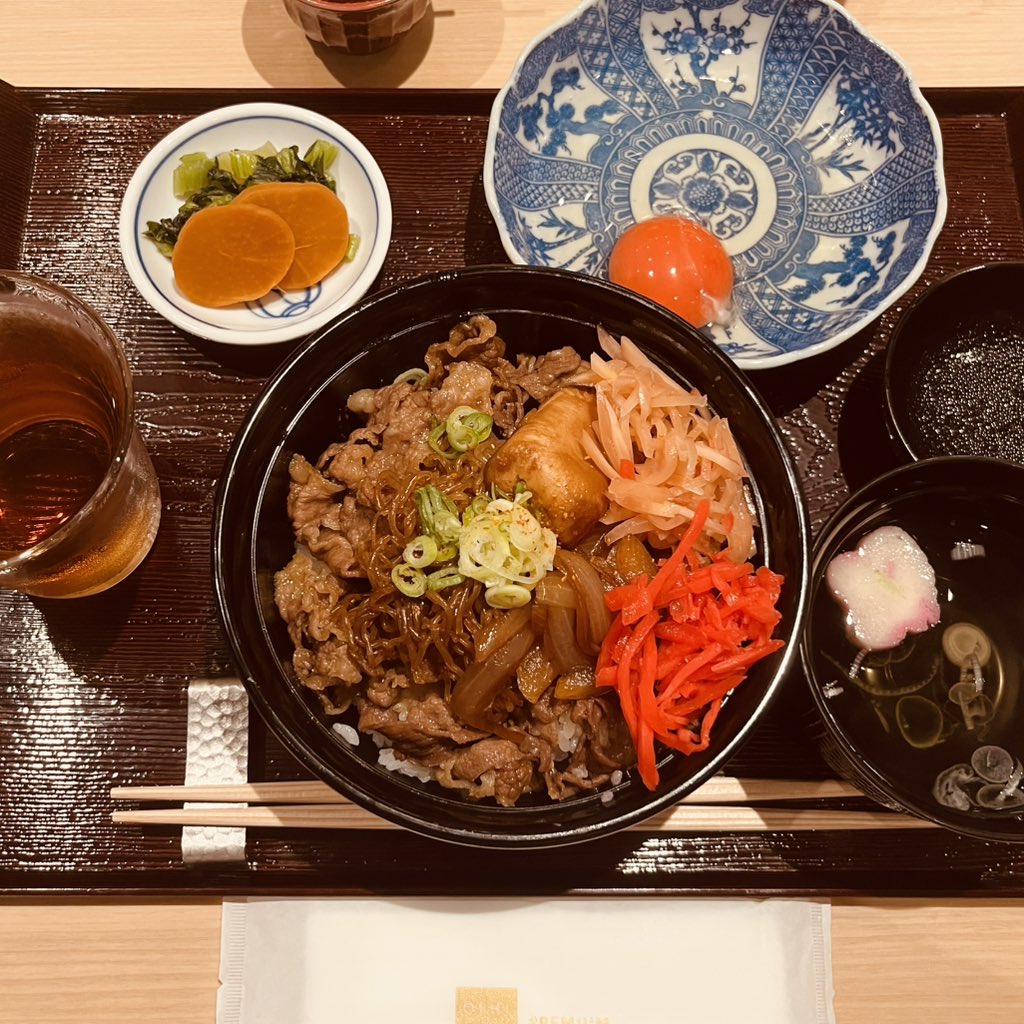 igapoco's tweet photo. 和牛すき焼き やま㐂 https://t.co/3pqqYwEXta