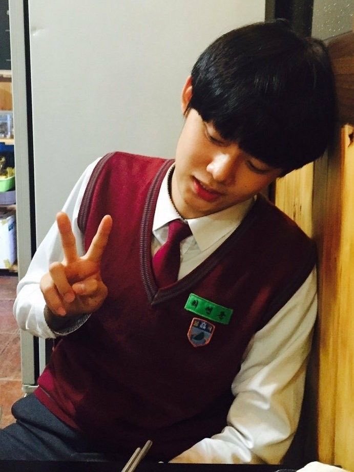 beomch_03's tweet photo. #바다를닮은쭈니에게높은가을하늘을 
#YouAlwaysShineYeonjun
항상 모아들을 빛나는 눈으로 봐주는 연준이
생일축하해♥ https://t.co/d8miHwgUFq