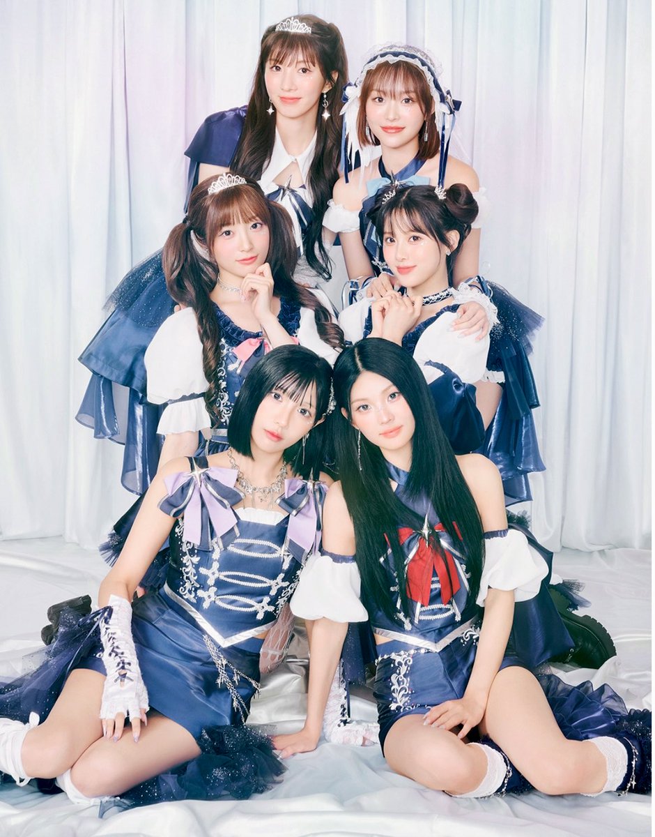 soGEJ1RuG894715's tweet photo. K-POPから日本のアイドルへ。LIGHTSUMの挑戦が、思っていた以上に面白い。
Abemaで1ヶ月遅れながら『Re:Idol』第1話を見ました。LIGHTSUMはYouTubeショートで少し見た程度でした。
K-POPから日本式アイドルに生まれ変わるという挑戦。求められるものも違うし、コンセプトを理解して切り替えるのは相当大変そう。
20代前半で、大きな方向転換に挑む。座して消えるより、挑戦を選んだ彼女たちを応援したい。
知らなかったからこそ、ここから追ってみたくなりました。
#ReIdol #LIGHTSUM
