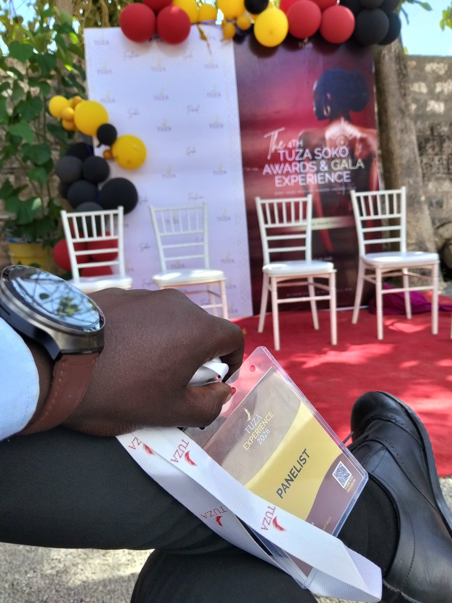 kizito_wisdom's tweet photo. Modernizing Without Losing Ourselves. It was an honour to sit on the @tuzaawards_soko  panel, exploring how technology and modern practices can complement African culture.

Africa’s strength lies in its ability to adapt while staying true to its identity.  #TuzaAwards https://t.co/sHhLURUkv2