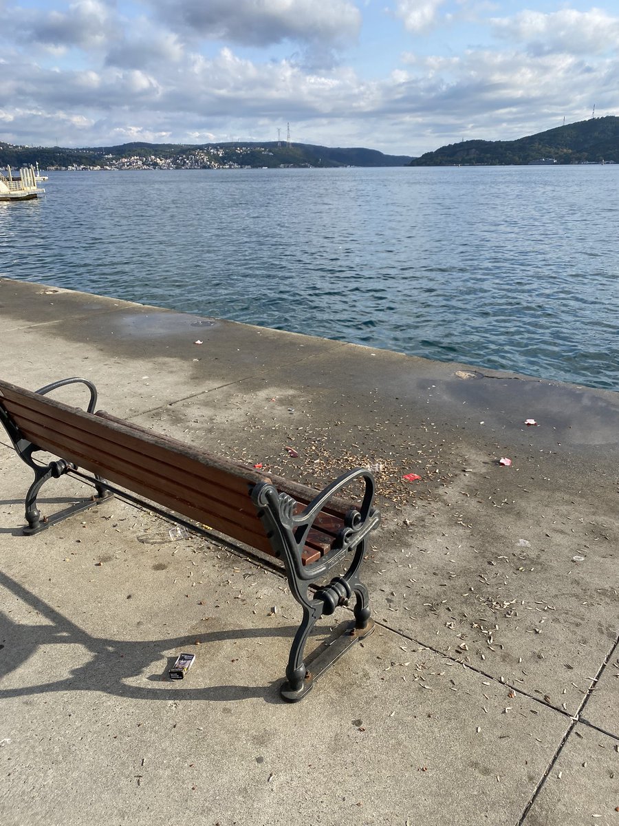 CirkinIstanbul's tweet photo. tarabya, pazar sabahı saat 8:00 https://t.co/eVQXWjOc7t