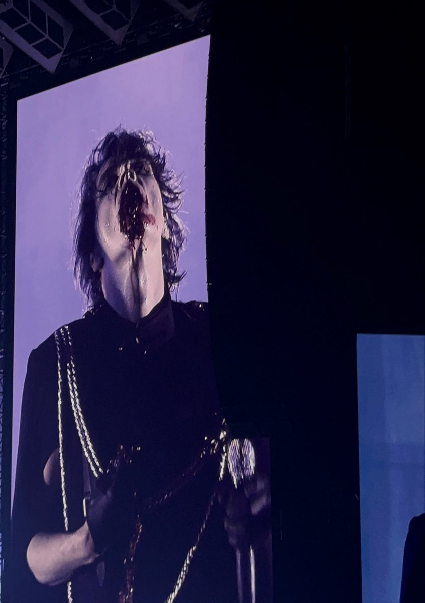 waydestroya's tweet photo. also this… #mcrtx #mcrsatx https://t.co/FITsTl9R7K