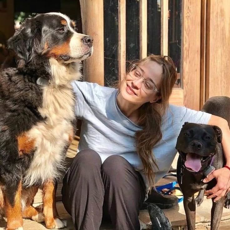 getoutofmyh0use's tweet photo. feliz cumpleaños a mi señora madre fiona apple. se me hace mega raro que solo usen fotos de ella casi en primaria, no inventen https://t.co/mEdmBF6uhp
