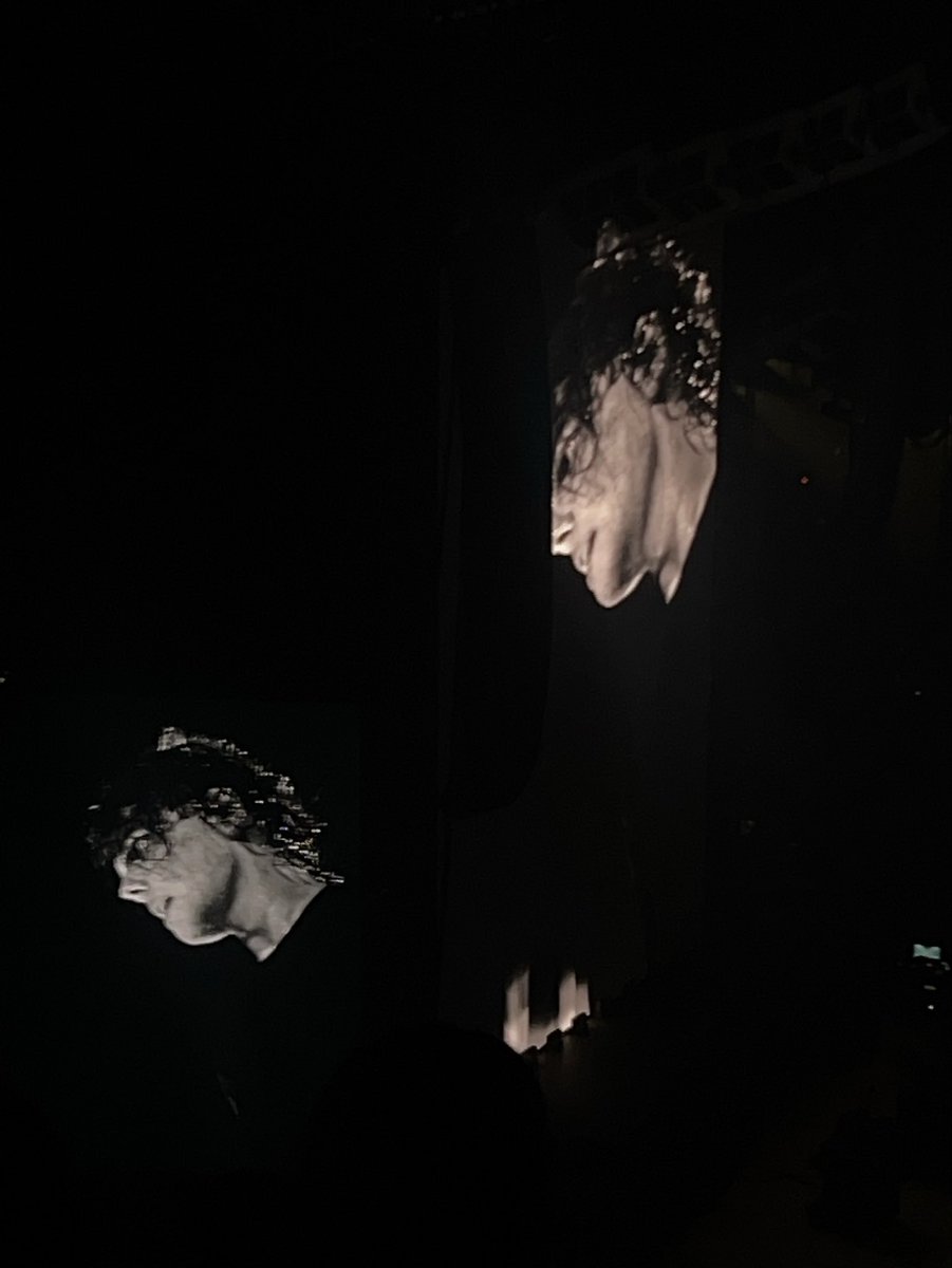 junjigointl's tweet photo. Hello wildest shit i have ever experienced thank you mother way #mcrsatx https://t.co/UvlXAcEJmw