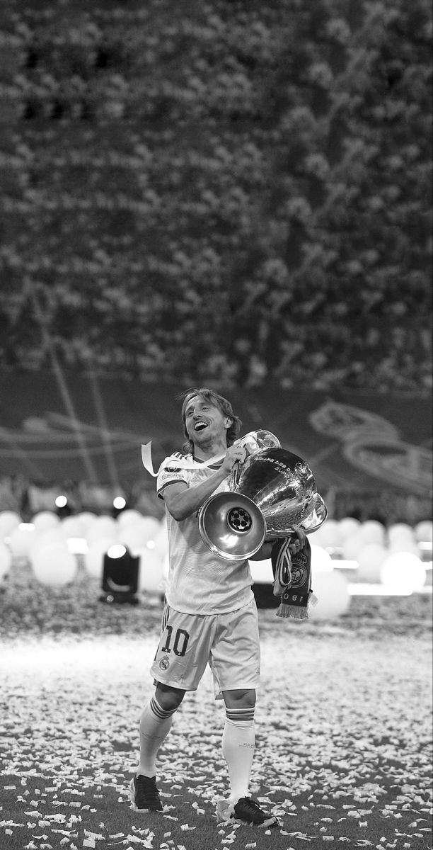dodoramos8486's tweet photo. *حبّ الحياة يشبه إلى حدٍّ ما حبّ ريال مدريد؛
فهذا يعني أنك قررت أن تنظر إلى ما وراء عيوبه  لتستمتع بكل ما تستطيع أن يمنحك إياه من جمال، في كل يوم من أيامك.
أحيطوا أنفسكم بكل ما يمنحكم الراحة، وما يزرع في قلوبكم السكينة والسعادة. ☕🦋*
#صباح_الخير_والسعادة #realmadrid #ريال_مدريد https://t.co/4eKBPTRQBd