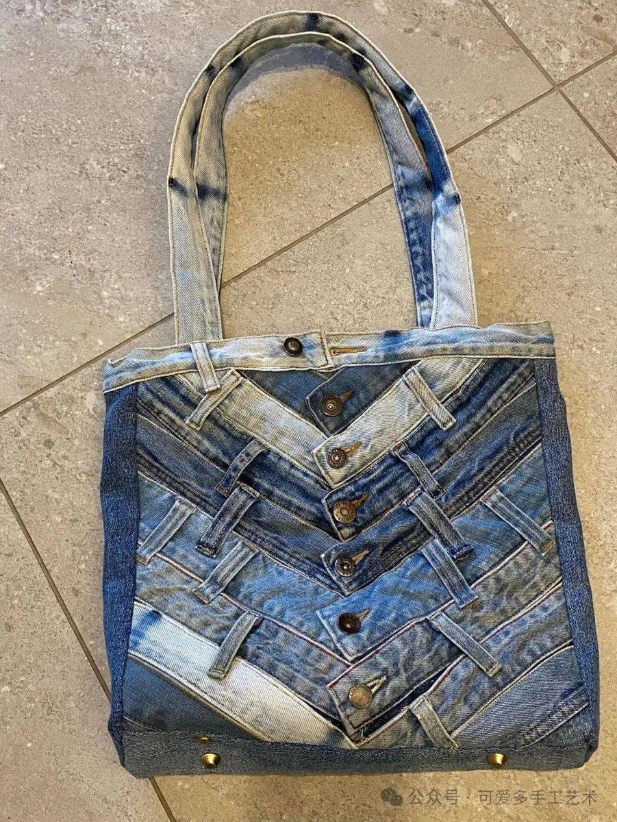 mativ387436's tweet photo. Got old denim jeans Turn them into a cute mini tote bag in 10 mins! Super easy DIY for busy weekends  #DIYCrafts， https://t.co/0YID8CvIc8