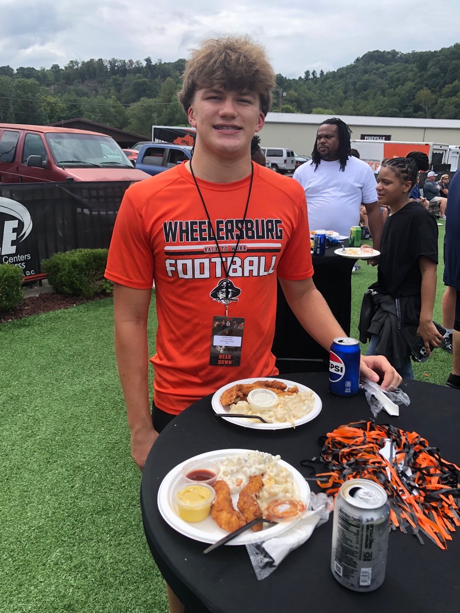 graham_slam29's tweet photo. Thank you to the University of Pikeville for the invite to today’s game. Big things are happening with UPike football! @UPIKEFOOTBALL @CoachFipps @CoachMikeHarris #beardown https://t.co/5tH6XgHWfj