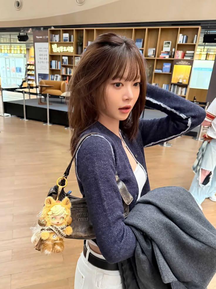 softl1a's tweet photo. 𝗣𝗢𝗩 ﹕ Você caiu nas minhas fofuras e aceitou namorar a Lianyu e agora essa é a sua galeria. https://t.co/EO8lQv1fQx