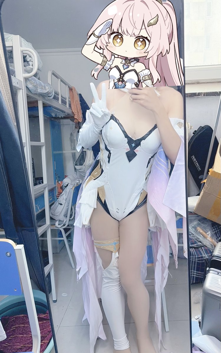 DoeMi2klk's tweet photo. 爱弥斯，一直笑会很累 https://t.co/6iAUVU3gRL