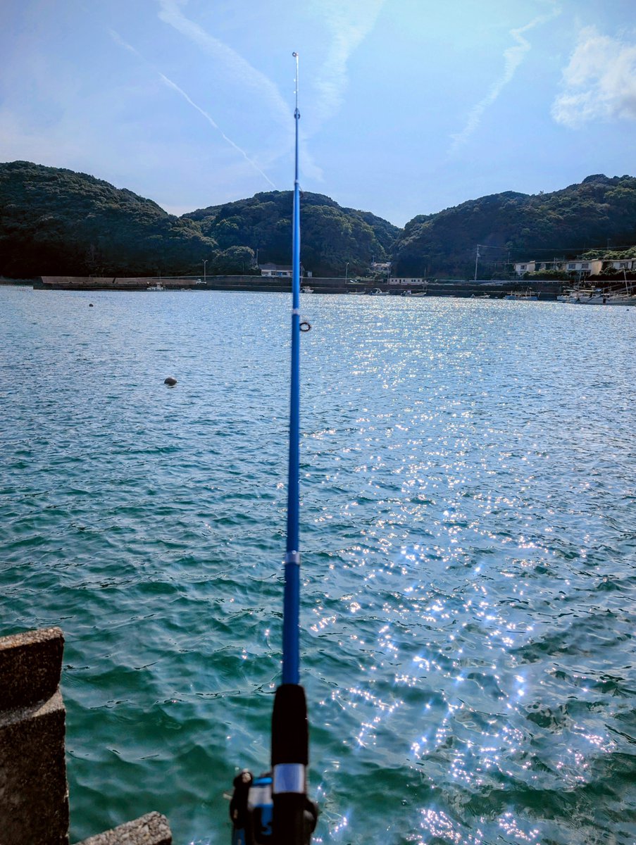 HBK_lx3's tweet photo. テントを立てて、釣りをして、かき氷を食べて、ブラつきながら景色を堪能して、ハンモックチェアでお昼寝に勤しむ良い休日😴
#キャンプ https://t.co/BH3zkDoze8