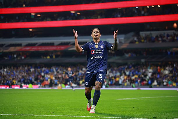 jorgeluazul's tweet photo. ¡EL AZUL PITÓ FUERTE! 🚂
Ésta noche @CruzAzul jugó contra 12 jugadores y aún así ganó 🥳 #TriunfoAzul #CruzAzul #AzulDePorVida
El de hoy fue el 2do PEOR ARBITRAJE que he visto en lo que va de mi vida.
PD. ¡ARRIBA EL CRUZ AZUL! 🔝 https://t.co/CDmMZvVdAv