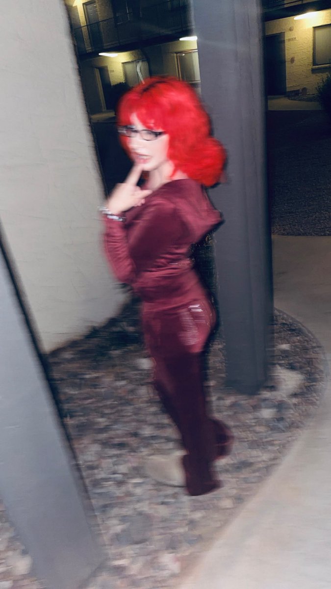 hellhound_riot's tweet photo. ok not a slut post but HOLY FUCK I LOOK CUNT😝😝 https://t.co/2ie252EcmH