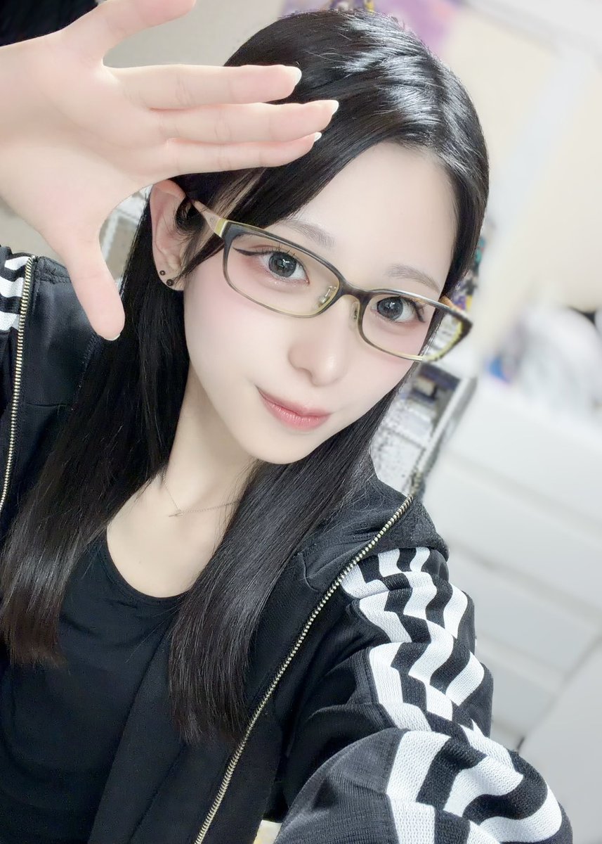 nekoneko_003's tweet photo. 昨日の配信ありがとうございました！！
いろんなBAD ENDを見ながら、気づけばかなり長丁場に…！
前回よりキャラクターもたくさん出てきて、物語が一気に盛り上がってきた感じがして楽しかった〜！(*´﹀`*)♡ 
久々のデコ出しどうだった？👂🏻"
次回は#3 12:00〜です！ https://t.co/G8i0GrMf3t