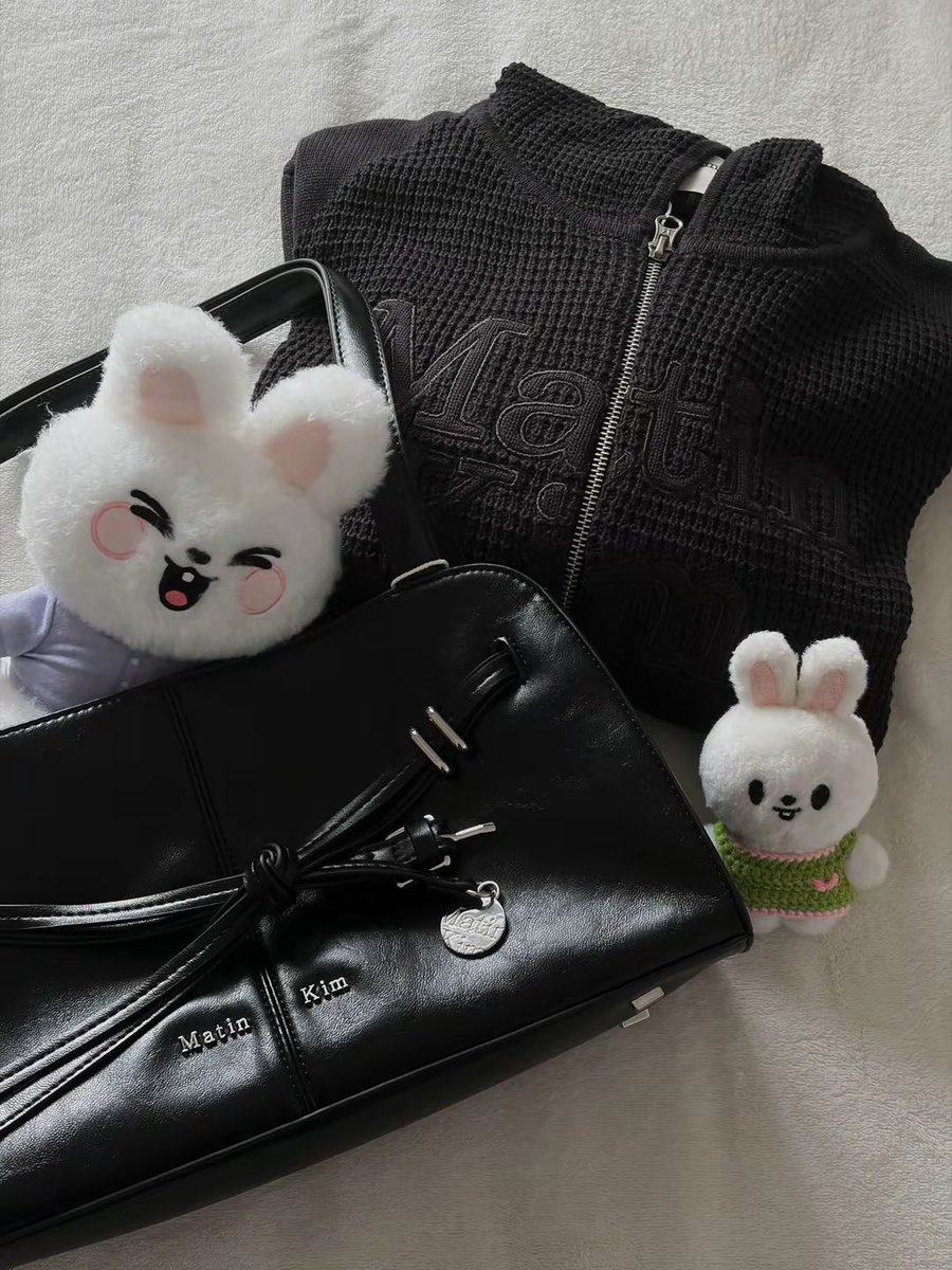 0914_hjsung's tweet photo. ᯓ𑣲 ᴄᴏɴɢʀᴀᴛꜱ ᴏɴ ʏᴏᴜʀ ᴀᴍʙᴀꜱꜱᴀᴅᴏʀꜱʜɪᴘ! 

no hesitation. 
bought it instantly. ʚ(｡˃ ᵕ ˂ )ɞ

#LEEKNOWXMATINKIM
 #마뗑킴X리노
#リノ #리노 #LeeKnow https://t.co/tBtEM9bHFA