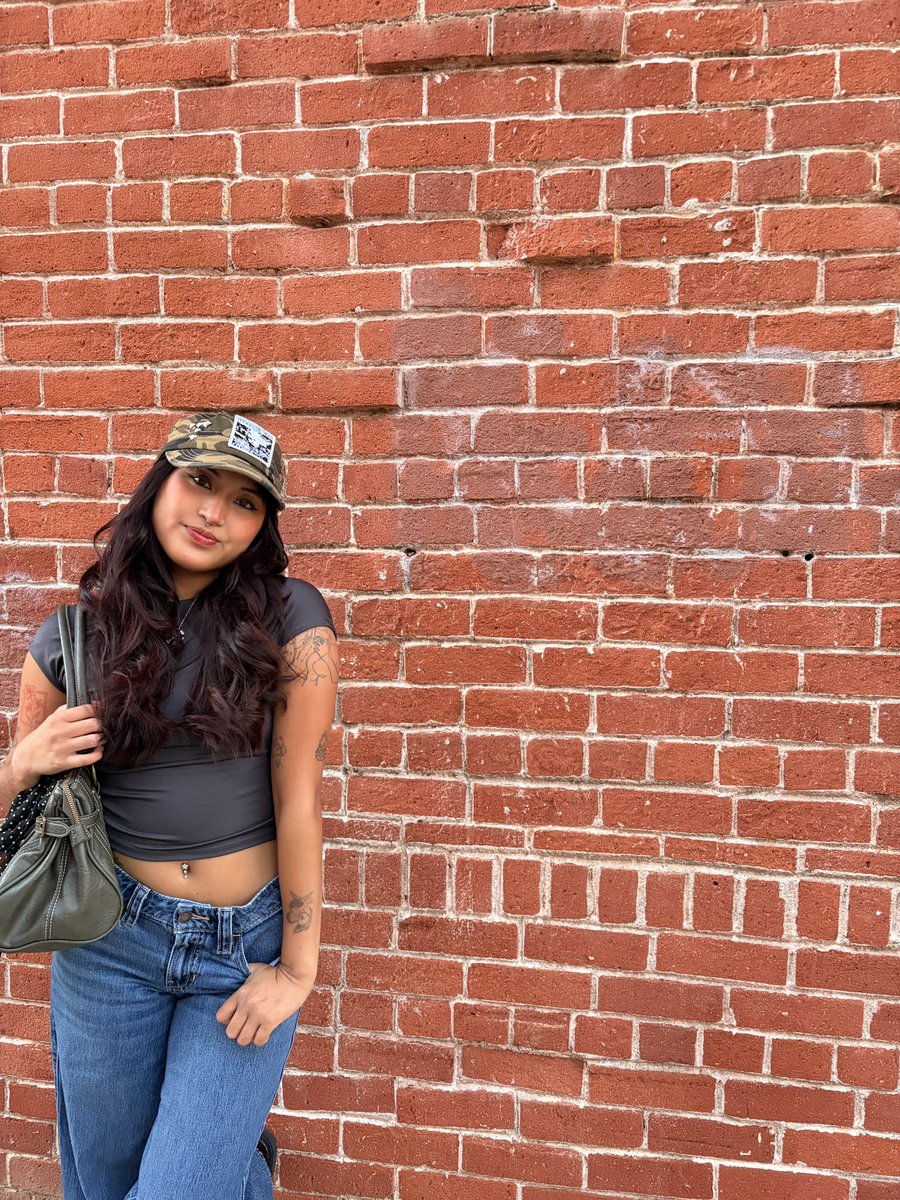 raawmenn's tweet photo. my perfect twin and our luv for hats #UtwtSelcaDay https://t.co/VvyGdh4pmD