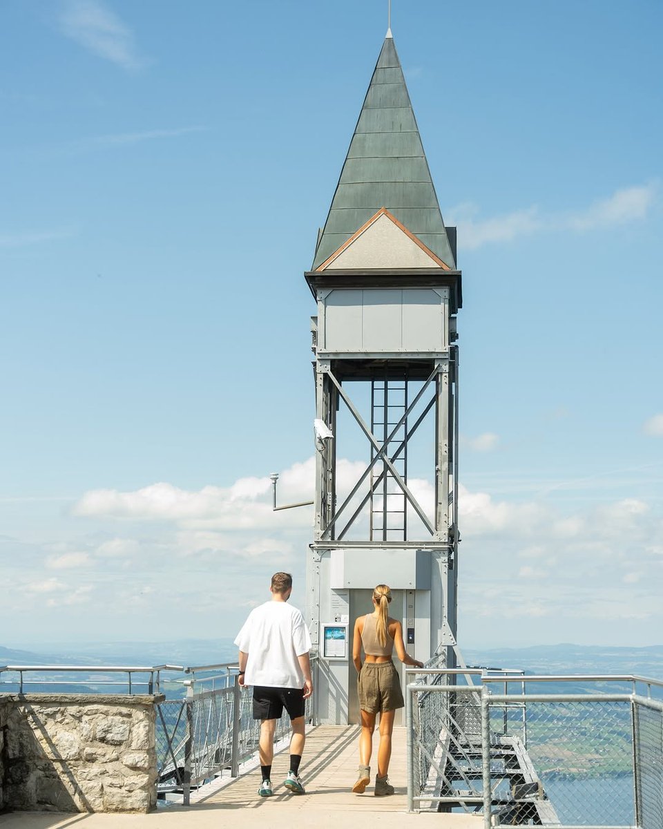 LUDVIN7's tweet photo. Discover alpine tranquility and ascend to new heights.

The hike to the Hammetschwand Lift reveals panoramic views across Lake Lucerne and the surrounding mountains. Standing at 1,132 meters above sea level, the Hammetschwand Lift is Europe's highest... https://t.co/DpiZfw5hsO