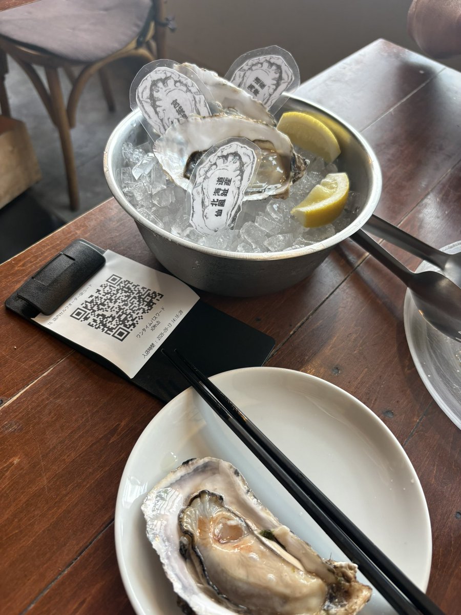 snatchi16's tweet photo. ウニの食べ比べしたら
やはり釧路のが美味かった
濃厚だなあ https://t.co/yQmcvry43s