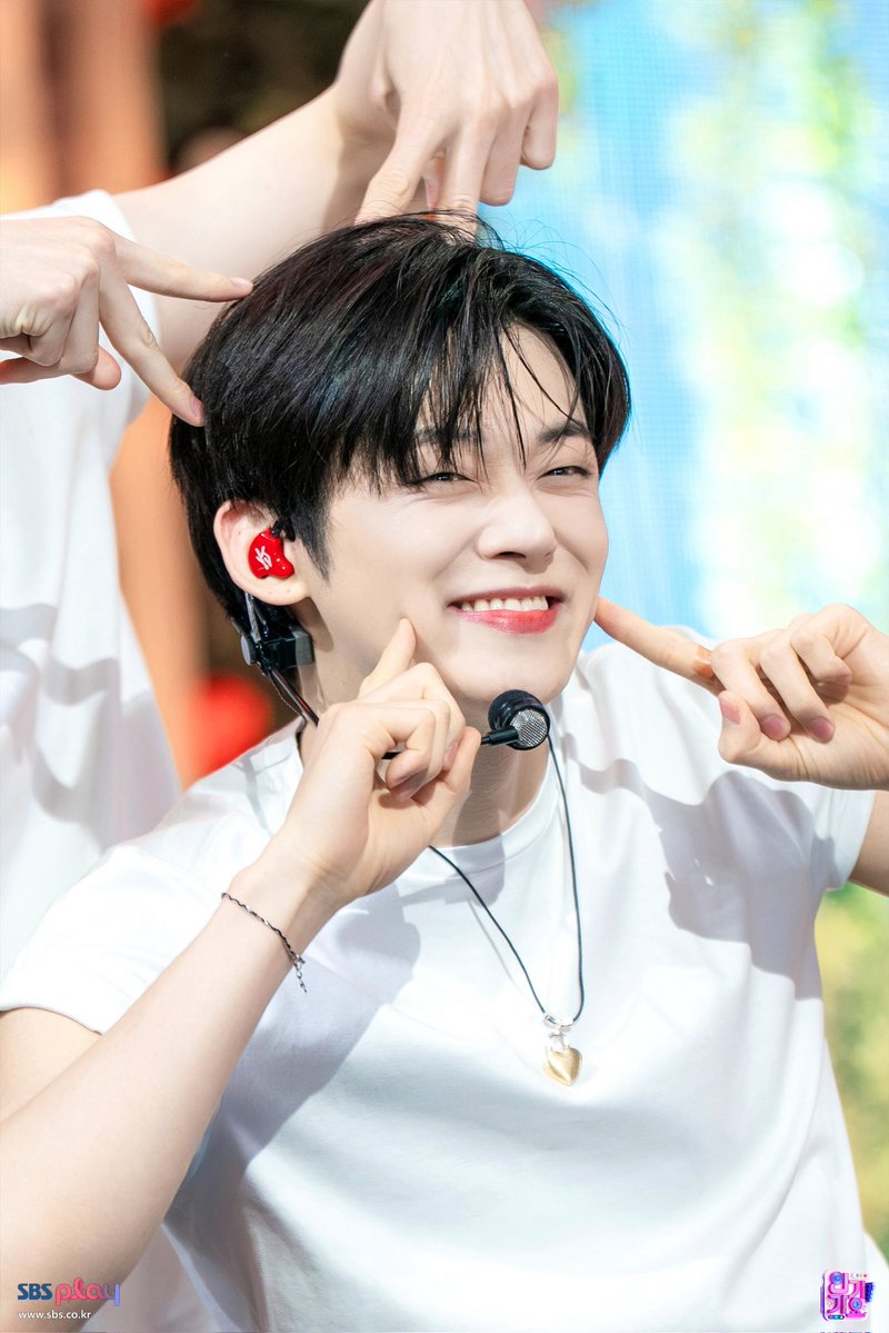 _mochi_mh's tweet photo. 誕生日おめでとう🤍🎀
ずっとずーっと幸せでいてねー！！

#YouAlwaysShineYeonjun
#바다를닮은쭈니에게높은가을하늘을
#IceCreamより甘いヨンジュン生誕祭 https://t.co/e6IikLI6UI
