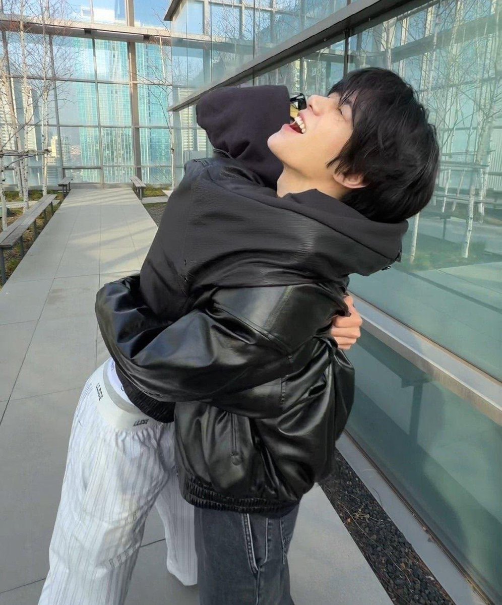 bamntik's tweet photo. “My lucky fairy” and “Having hyung by my side is a huge stroke of luck” https://t.co/ijyqDy0PYv