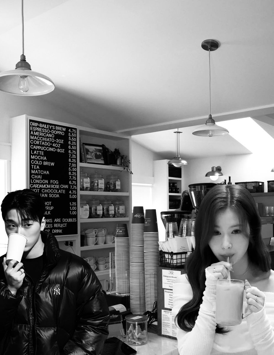 etherslily's tweet photo. ㅤㅤㅤ

⟟ 𝗦𝗛𝗨𝘀𝘆ú  𝗖𝗮𝗳𝗲

Akhirnya temenku ini ngerasain ngopi di cafe, biasa minum starling soalnya🙏🏻 https://t.co/liey0pN6JE
