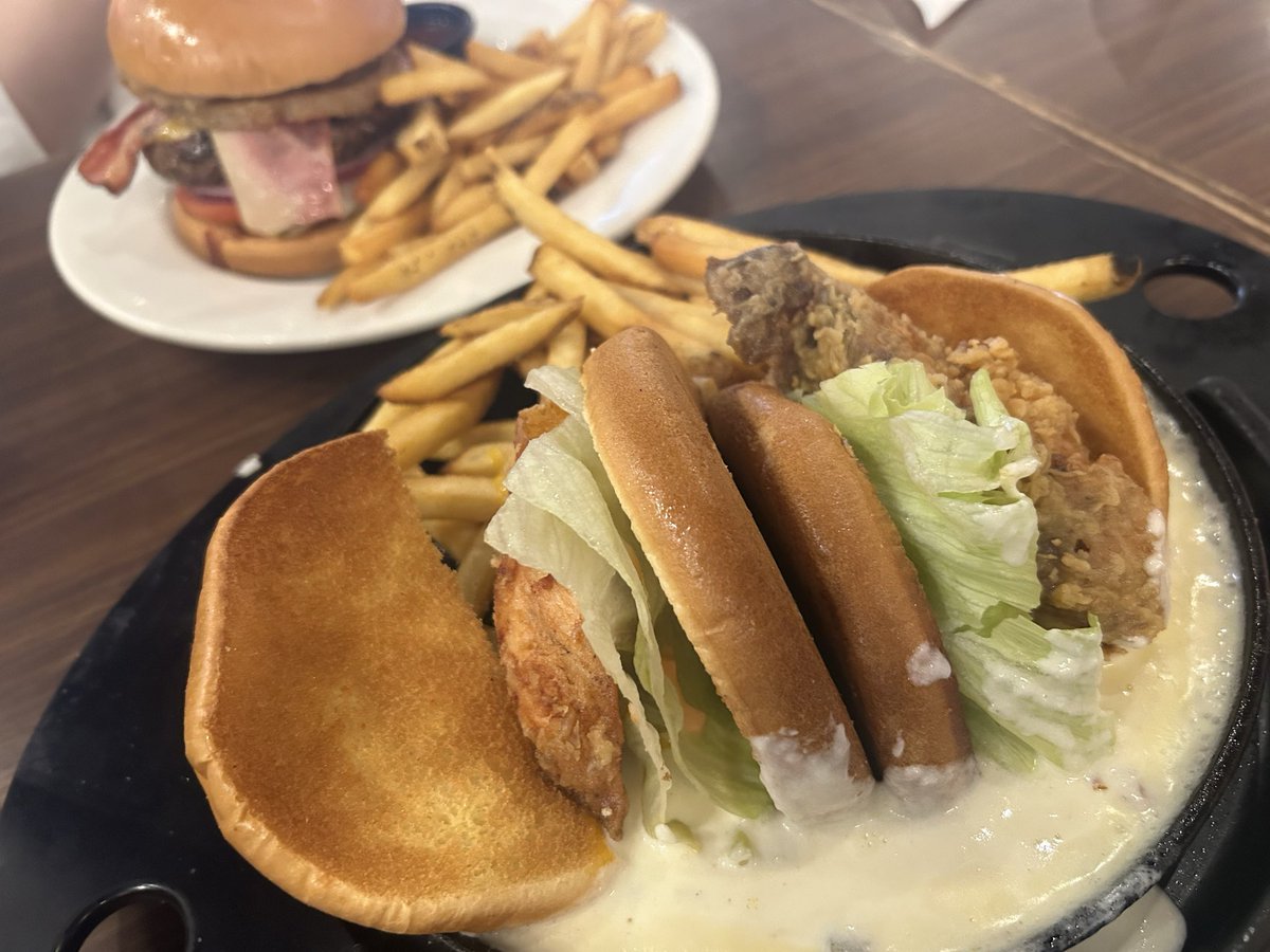 riu4768's tweet photo. 昨日はお友達とご飯食べて有明アリーナ🫧
多少スケジュール無理してでも行ってよかった！
めっちゃNEWSに元気もらって今日も朝からお仕事頑張れたよー！
いつもありがとう🫶 https://t.co/241BtJfsQQ
