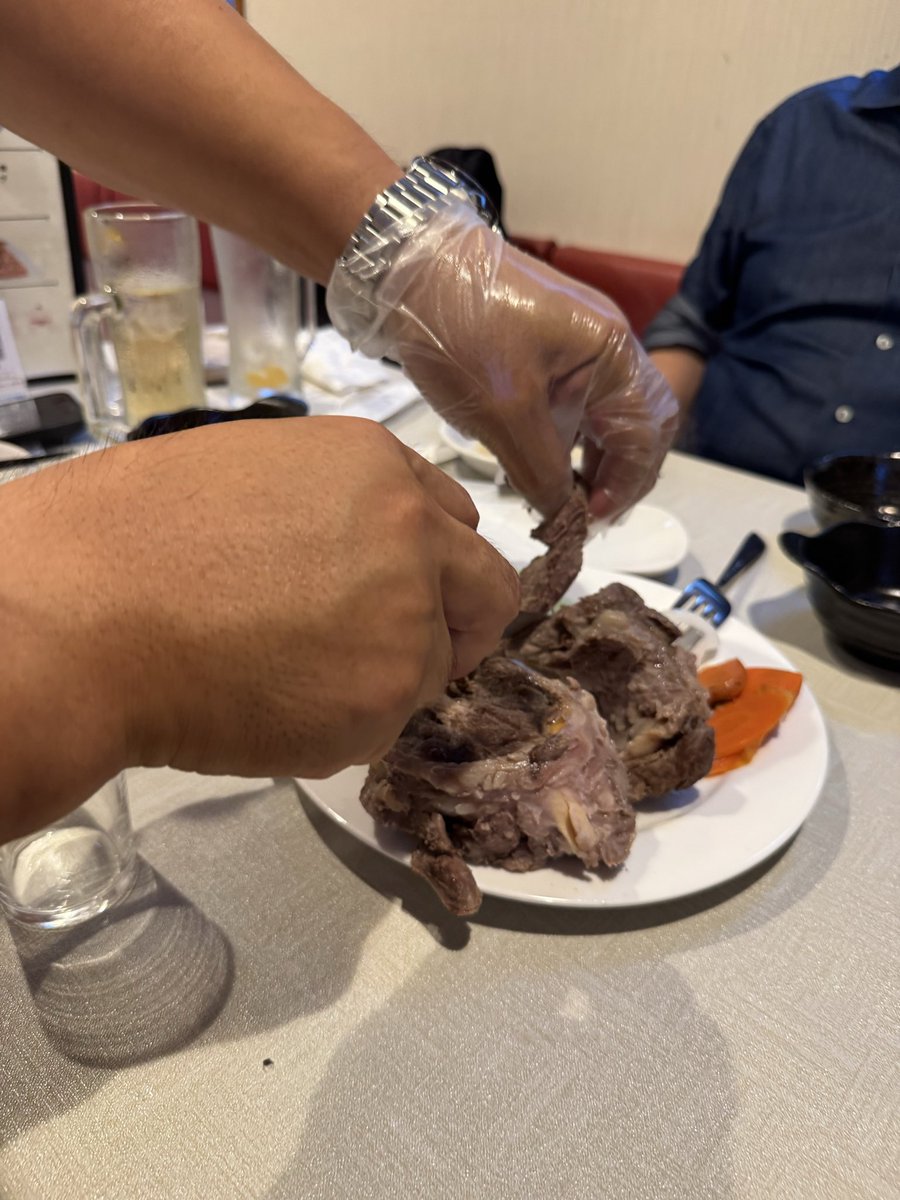 fukushimamonta's tweet photo. 荒汐親方と美味しいモンゴル料理をいただきました✨✨肉肉肉！オイシイヨ！ https://t.co/UIoJr2h1SX