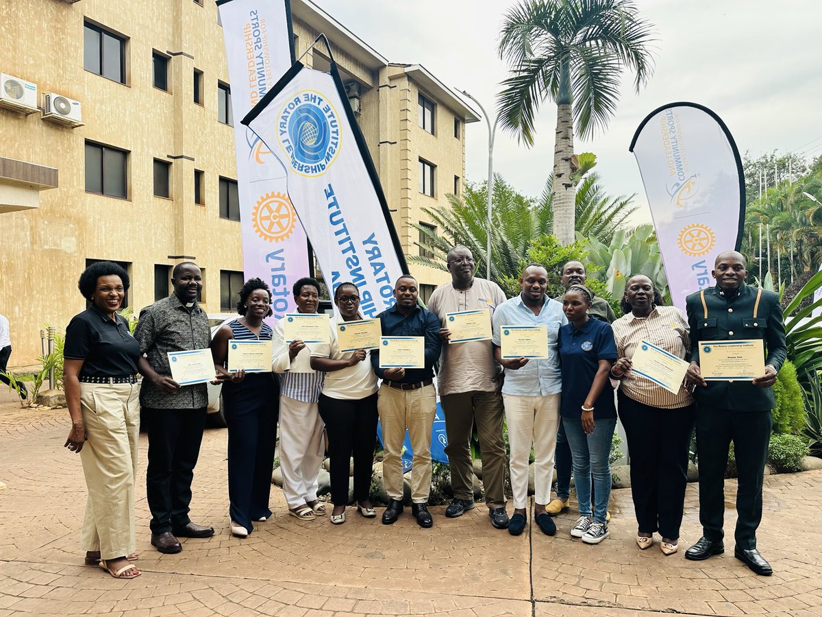 Ssali2Joshua's tweet photo. Yesterday I, together with other Impact Presidents; Edmond, Elizabeth, Beatrice and Clare, finished the Graduate class of the Rotary Leadership Institute. Thanks be to God for this achievement. Congratulations to all who graduated! #D9213, #D9214, #RotaryEyamba, #RotaryKonyo https://t.co/93mmnI8OAK