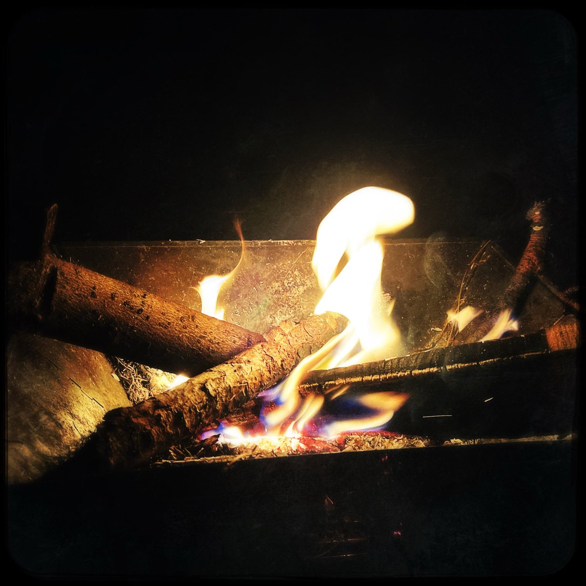 Neoshengyu's tweet photo. Fire https://t.co/6JaBi26fEN