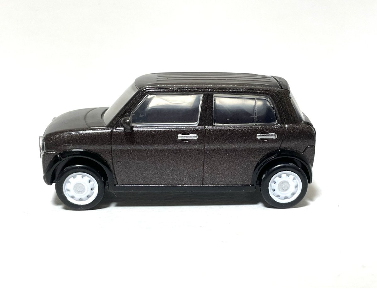 Rice_Blue2000's tweet photo. stand stonesカプセルトイの
スズキ ラパン LC

バックドアが開閉して透明フィギュアつき
フロントグリル周りの特徴的なデザインがよく再現されていると思います♪

#ミニカー 
#stasto https://t.co/Ns06MHsMtM