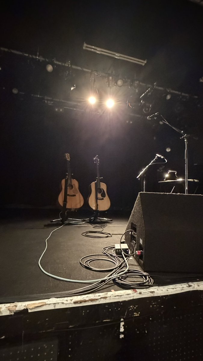 akyo_o's tweet photo. 初めての最前列最高でした
3回くらいマイクに頭ぶつけて
にやってしてました！？！
可愛すぎるて！！

@oyamadasohei https://t.co/pSlc3crx8P