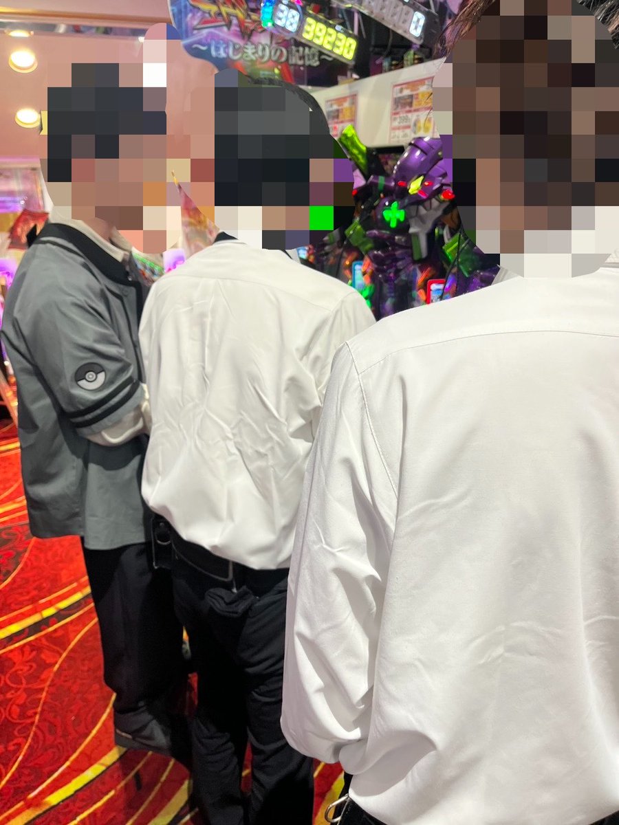 funyafunyaP's tweet photo. 過去にST中の放置台回してたら店員呼ばれてトラブルになって元の持ち主に返すよう言われたので、回すために入れた500円分返すよう店側に抗議したらしっかり対応してくれた。皆、理不尽を受け入れちゃダメよ。何も置かずに移動してる奴が100悪いですから https://t.co/ZmpMOfXef9