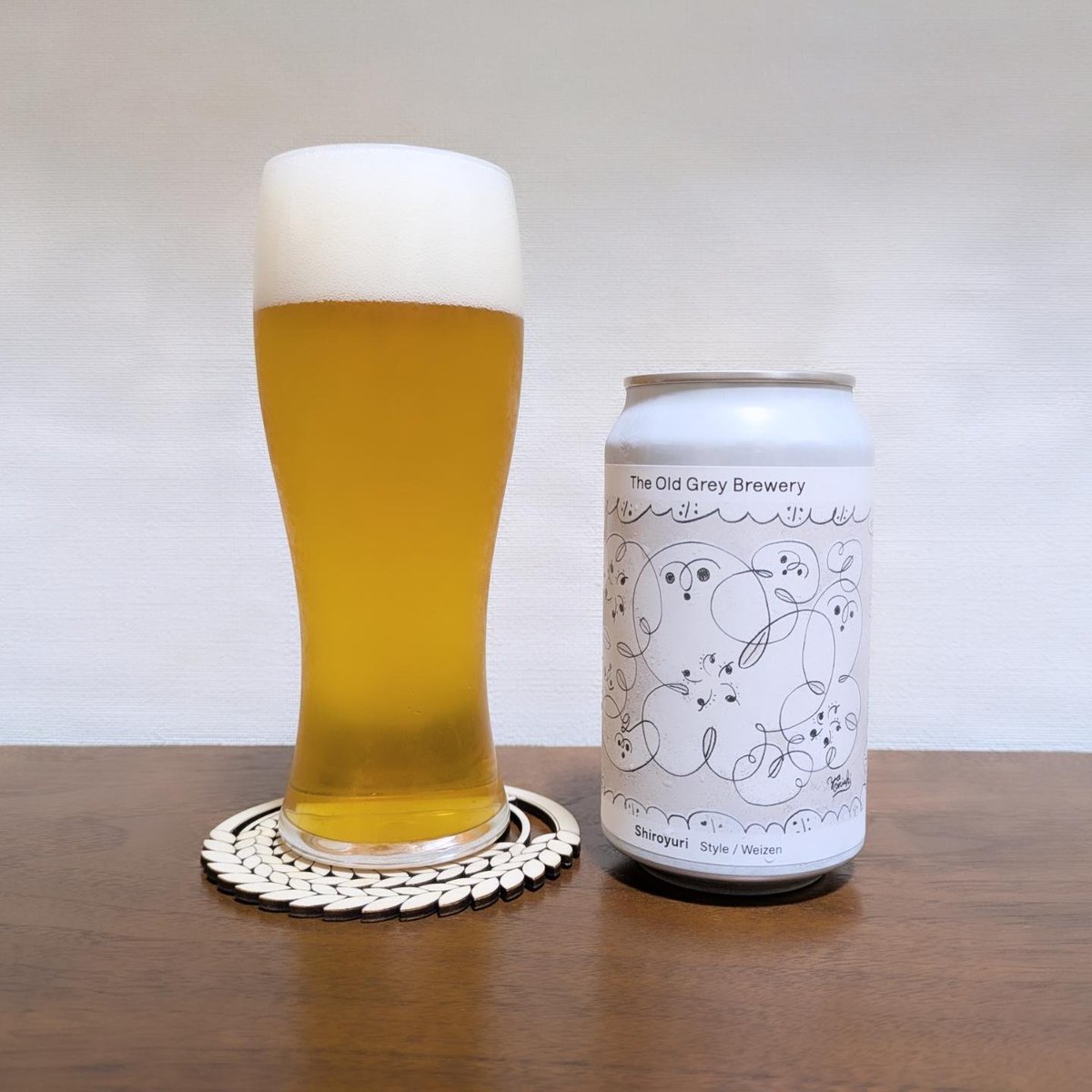 poriko2021's tweet photo. お疲れさまです!
今日はふるさと納税ビールで乾杯🍻
TOGB クロユリです。
【ABV 5.0%】
初めてのドュンケル・ヴァイツェン。
濃いめの色合いですが飲みやすい♪
通常のヴァイツェンのような
黒ビールのような…不思議な感じ😆
香ばしくておいしいー!
シロユリと並べるとアート感アップ✨
#TOGB https://t.co/KUAosLhV29