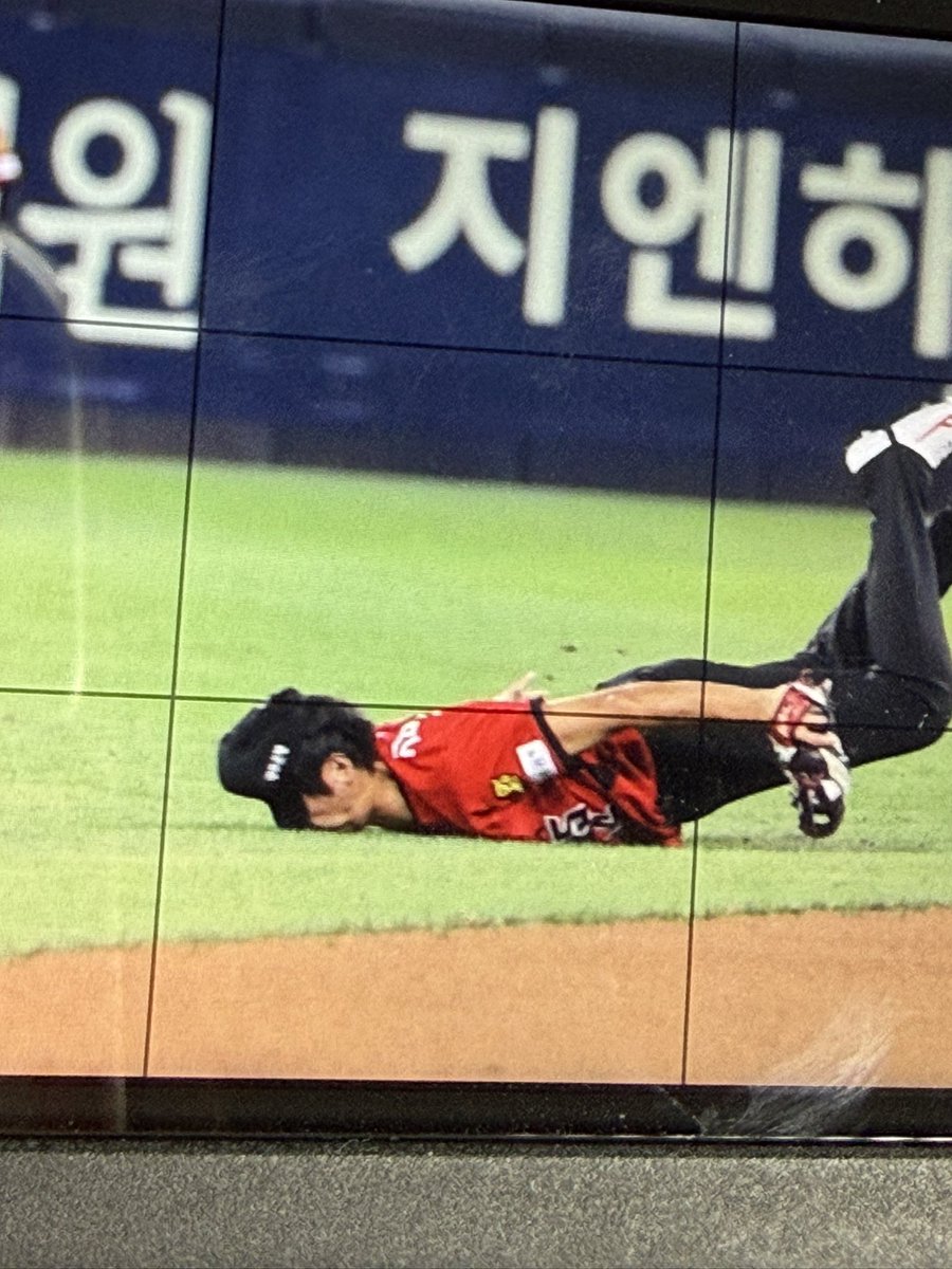 Happy_budd_haha's tweet photo. 김규성 어떡해..... (고마워..) https://t.co/5WtsQEhMNY