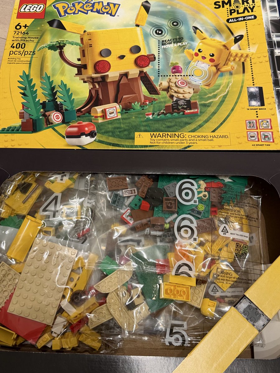 megasonic8823's tweet photo. メリケンで買ってきたLEGOのピカチュウ組むー
日本でも販売してほしいー(メガブロックがあるからしゃーないのは理解するものの https://t.co/Uo0S1Z7DvL
