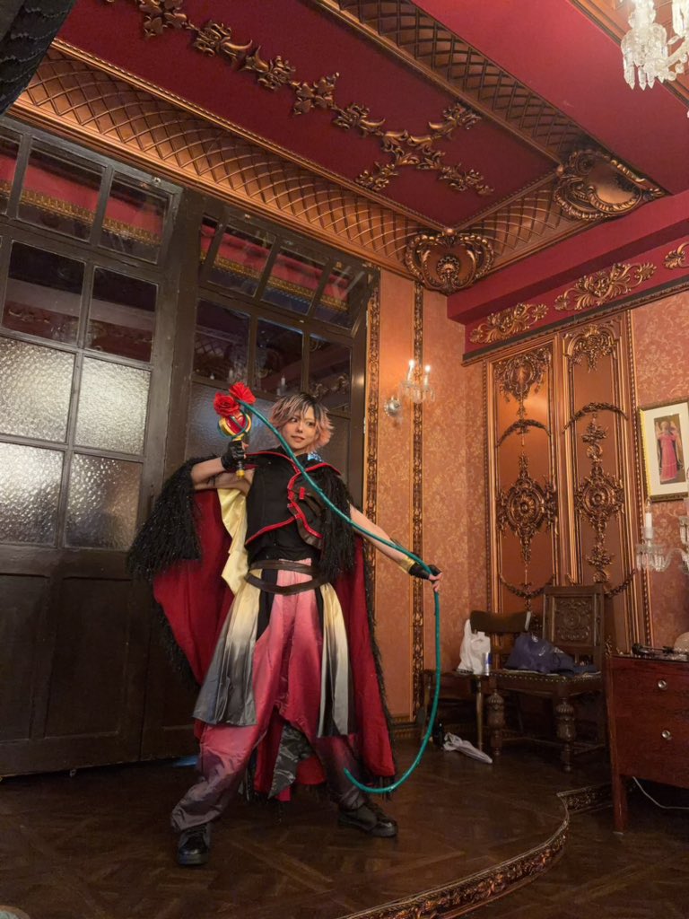 monrapas's tweet photo. ⚠︎cosplay
豪華な合わせの裏センター、プレッシャーでしたが楽しかったです！
#円盤化を切望する闇の住人たち https://t.co/yllLMayvRz